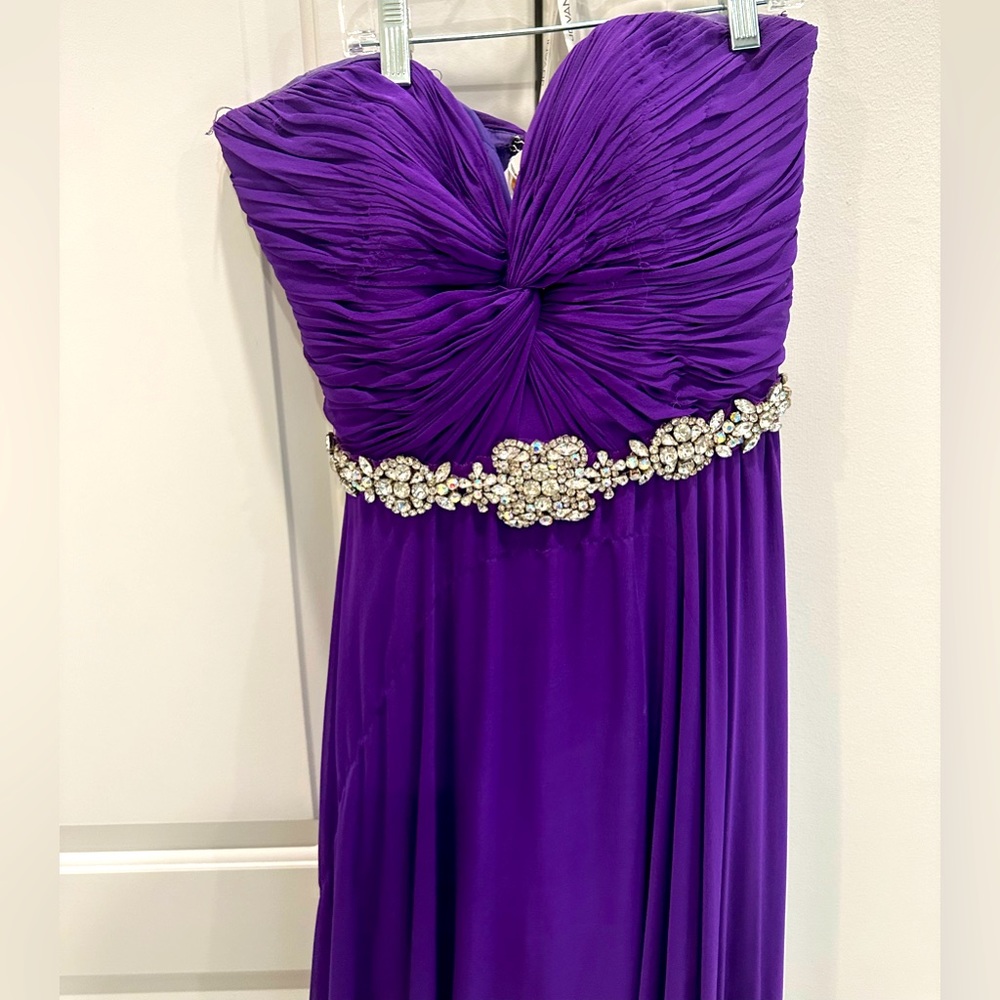 STRAPLESS JOVANI EVENING GOWN